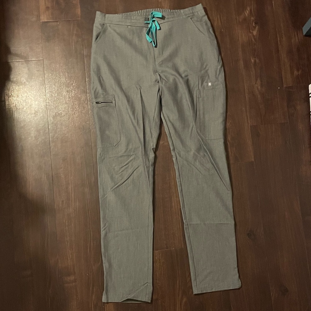 FIGS Graphite Yola Skinny Scrub Pants size M Tall